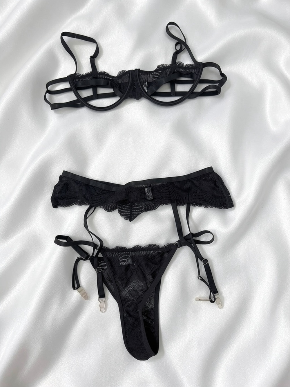 Lace Strappy 3-Piece Lingerie Set - Black